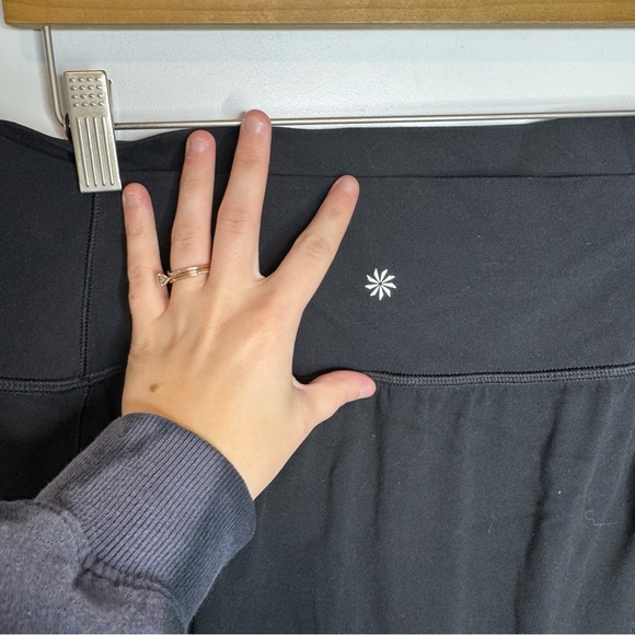 Athleta Salutation Stash Pocket 14.5” Skort Black Athletic Skirt Size Large - Picture 6 of 8